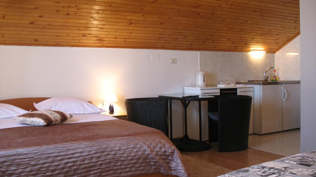 Hotel Krkahaus Lozovac Exterior foto